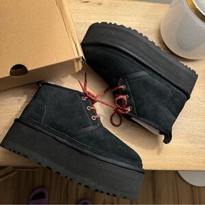 UGG Neumel Heritage Platform NIB Brand New Never Worn